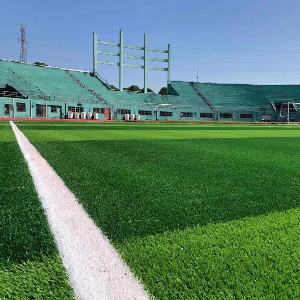 Wear Resistant Synthetic Grass Carpet Outdoor Artificial Grass for Football Field